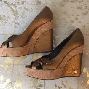 Bcbg gold/bronze cork & leather wedges